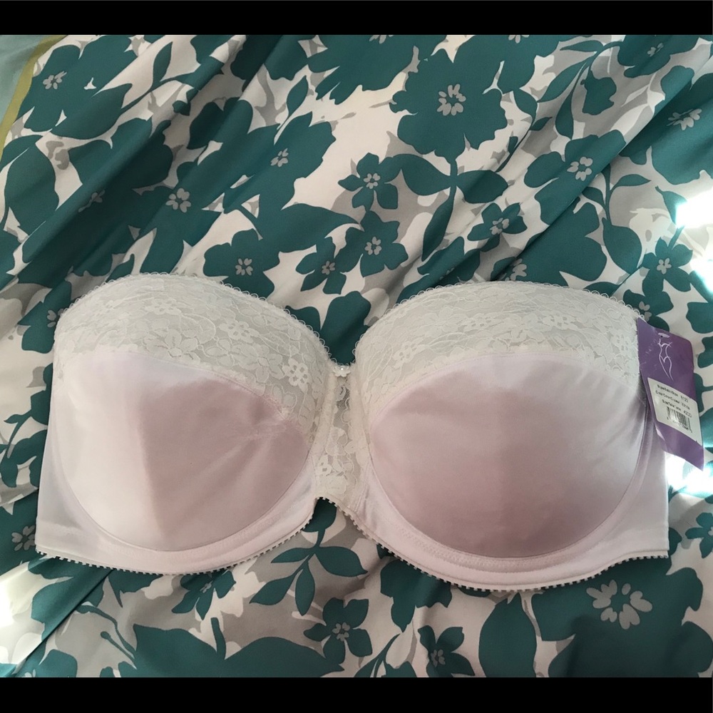 White strapless bra
